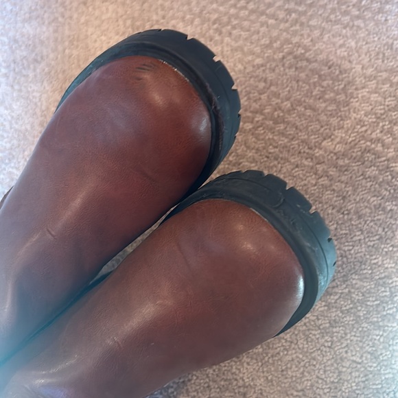 Chelsea Boots - Picture 4 of 5